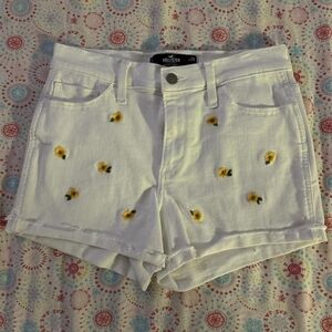 Hollister white and yellow sunflower embroidered high-rise shorts